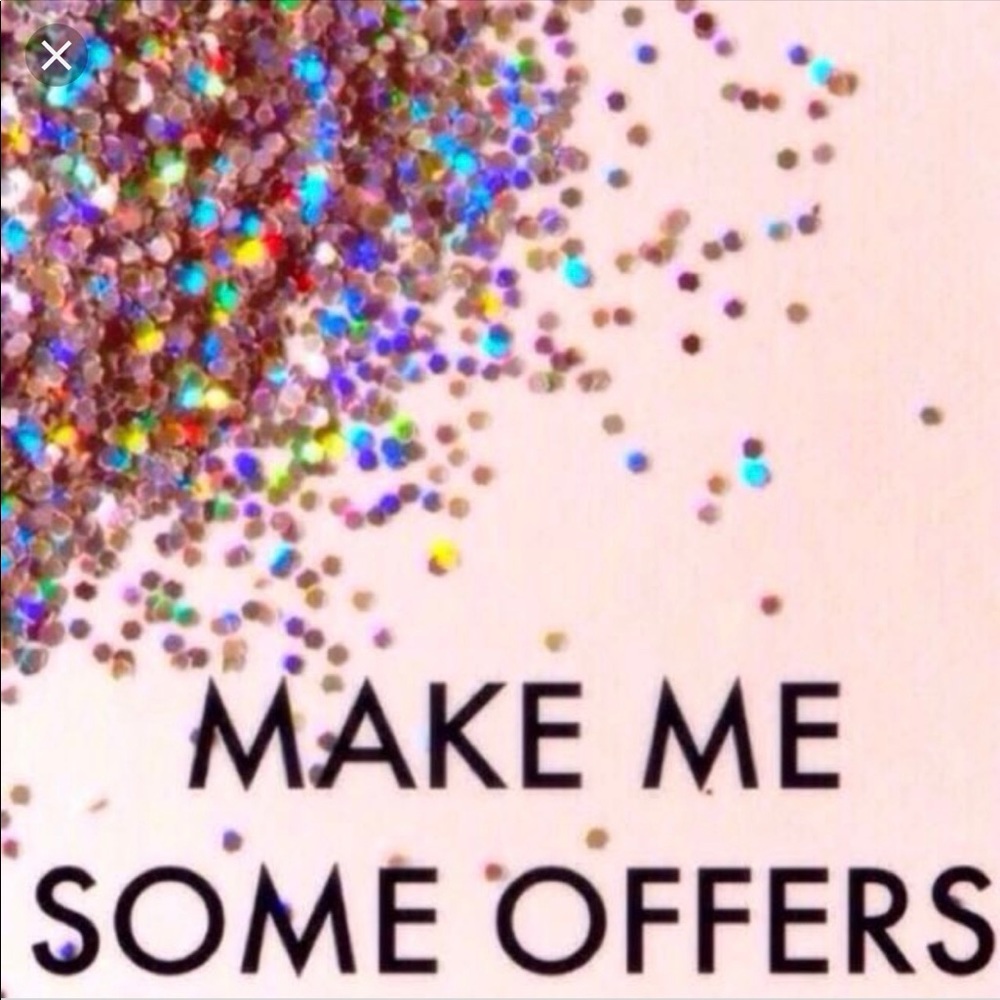 ACCEPTING ALL REASONABLE OFFERS!! ❤️🎉